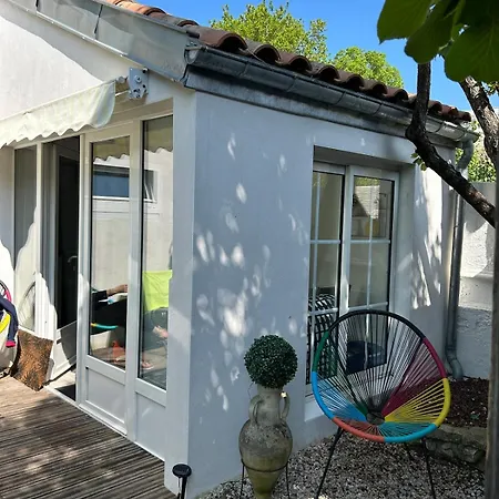 Cottage, Private Terrace In La Rochelle (Charente-Maritime)